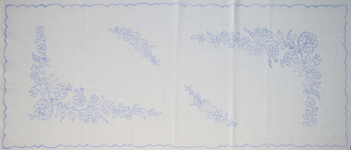 előnyomott hímezhető terítő