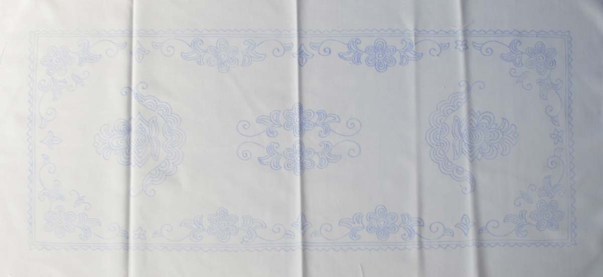 előnyomott hímezhető terítő