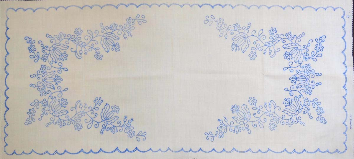 előnyomott hímezhető terítő