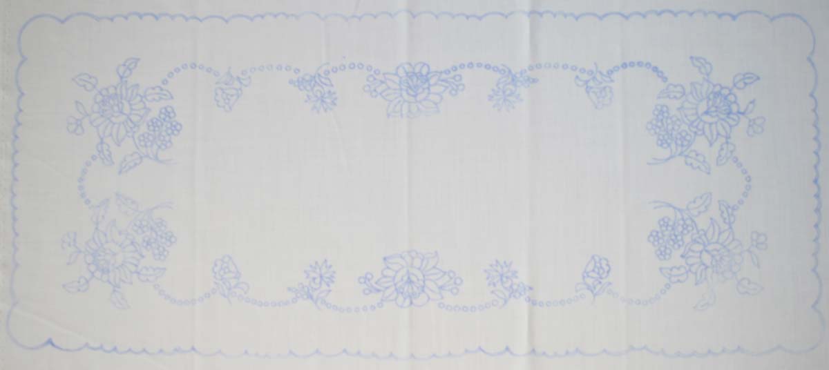 előnyomott hímezhető terítő