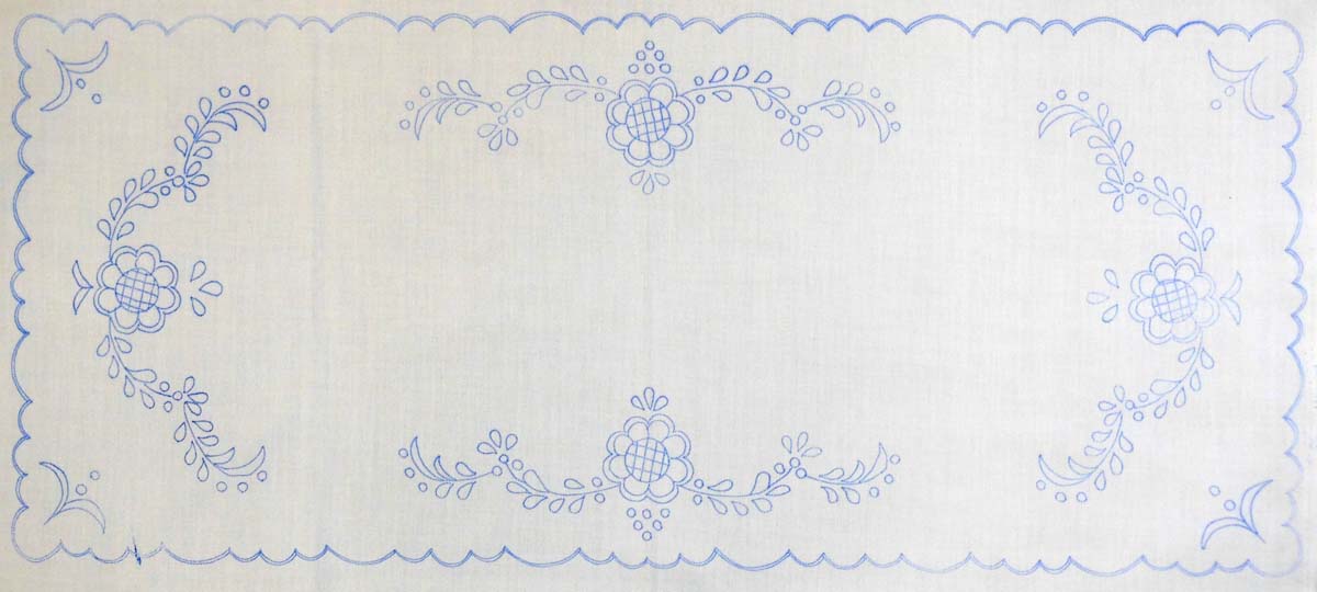 előnyomott hímezhető terítő