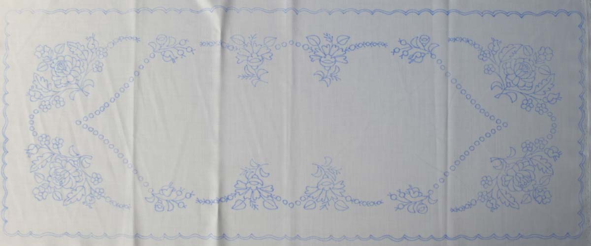 előnyomott hímezhető terítő