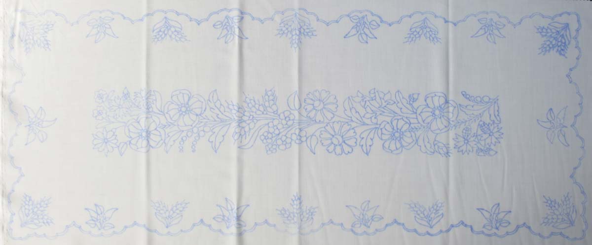 előnyomott hímezhető terítő