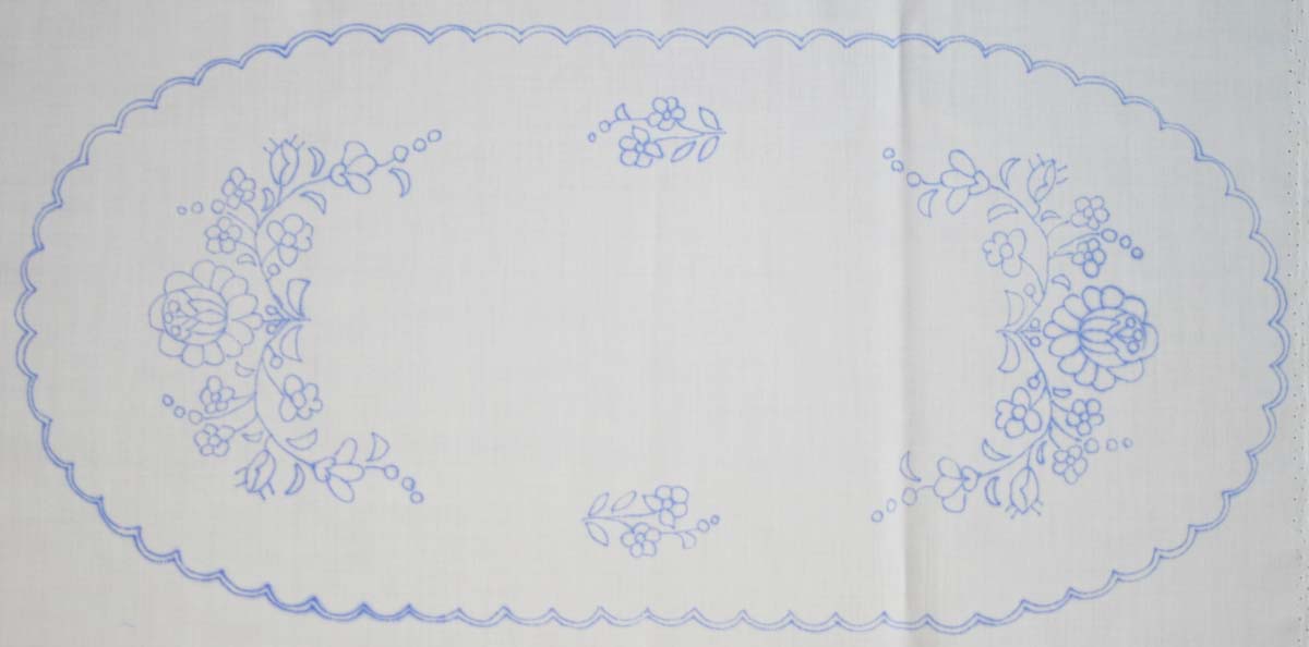 előnyomott hímezhető terítő