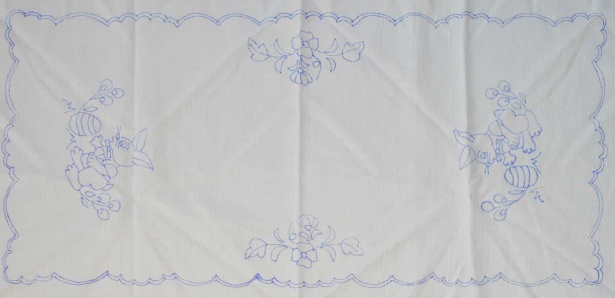 előnyomott hímezhető terítő