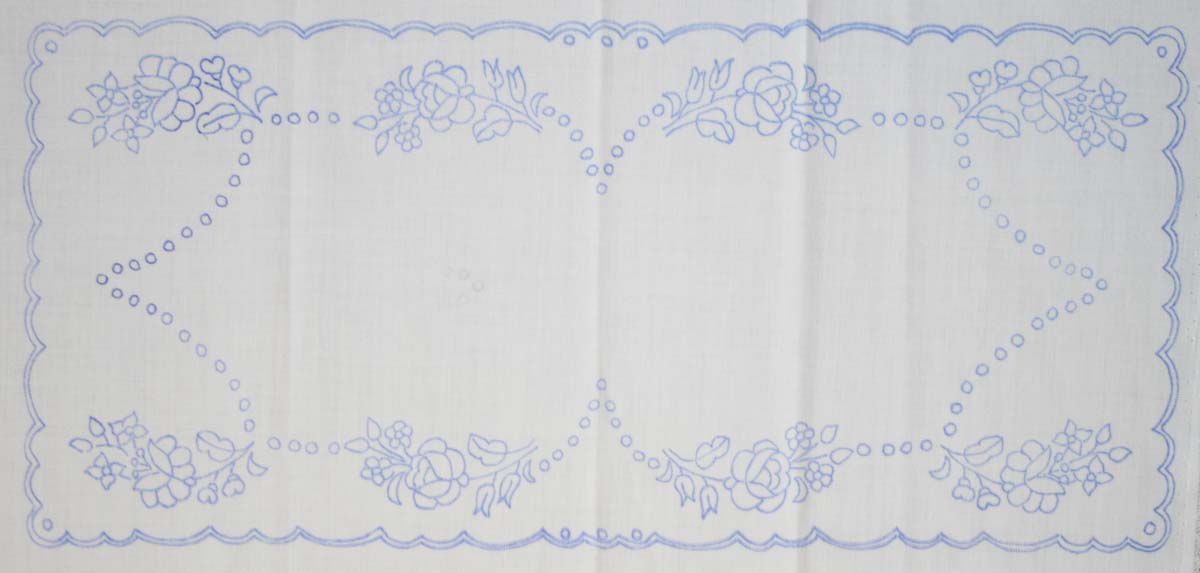 előnyomott hímezhető terítő