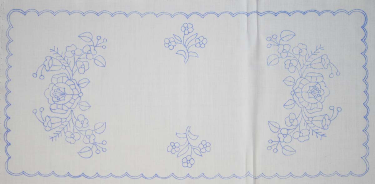 előnyomott hímezhető terítő