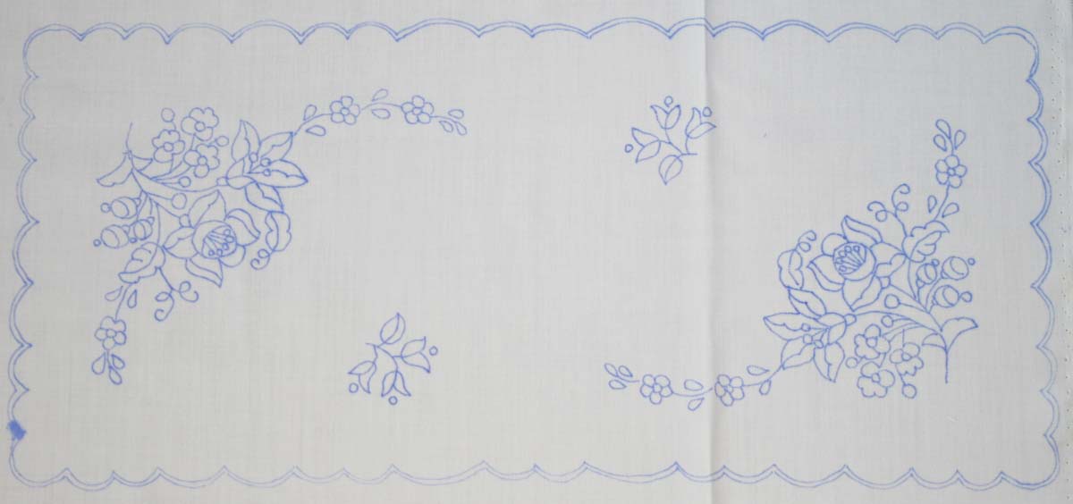 előnyomott hímezhető terítő