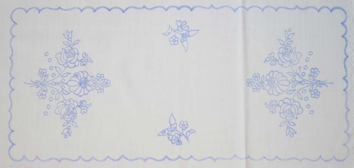 előnyomott hímezhető terítő