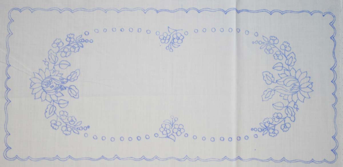 előnyomott hímezhető terítő