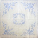 Előnyomott hímezhető terítő 90*90 A40