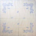 Előnyomott hímezhető terítő 90*90 A42