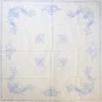 Előnyomott hímezhető terítő 90*90 A46